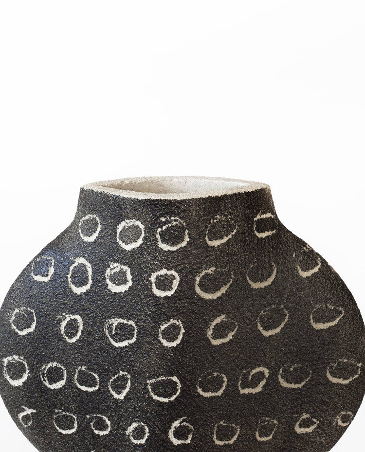 Ceramic Vase ‘Dal - Negative Small Rounds’