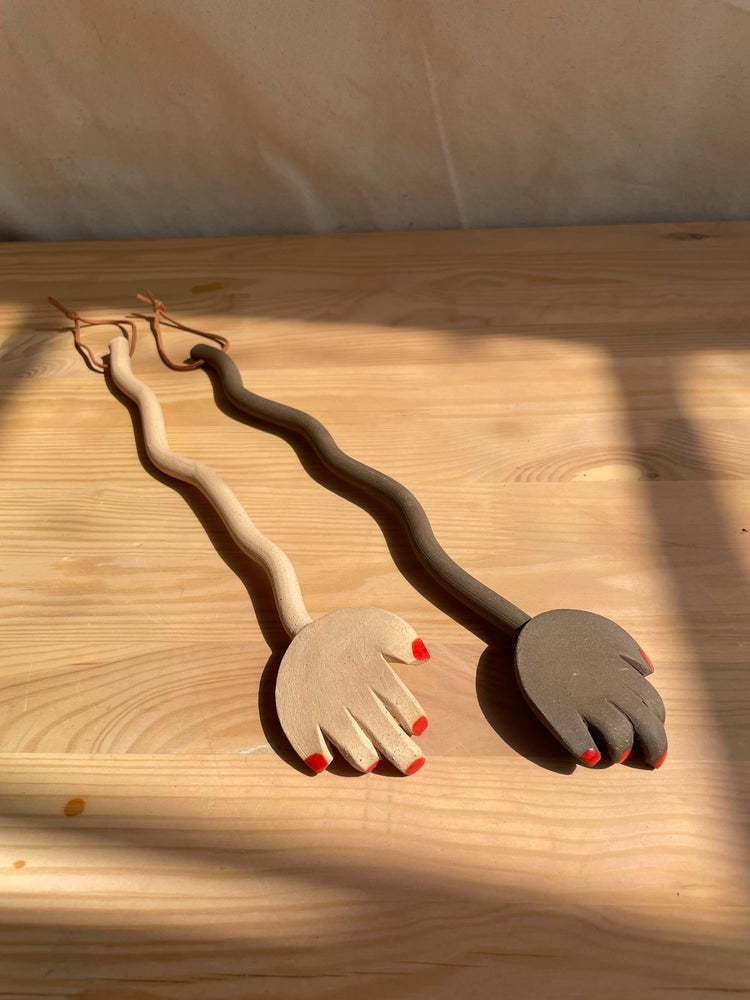 Hand Utensils: Light stoneware