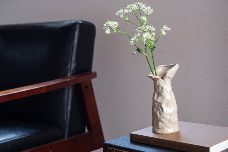 Flower vase "Rin" | Seto porcelain ivory color
