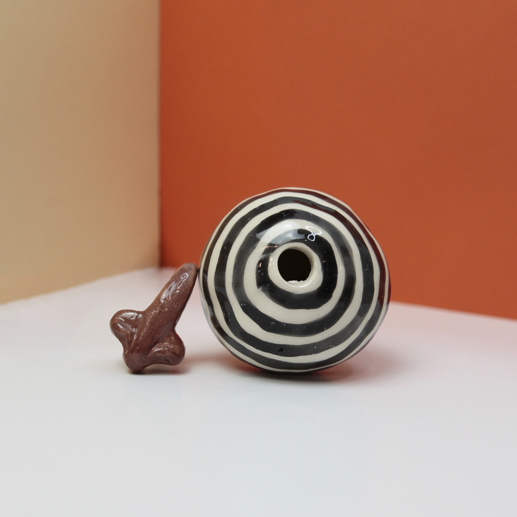 Handmade Ceramic Oyas - Nose: White