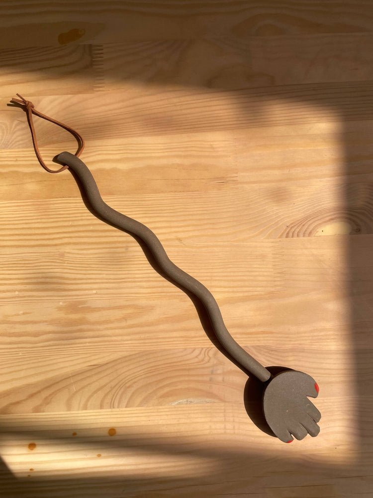 Hand Utensils: Dark stoneware