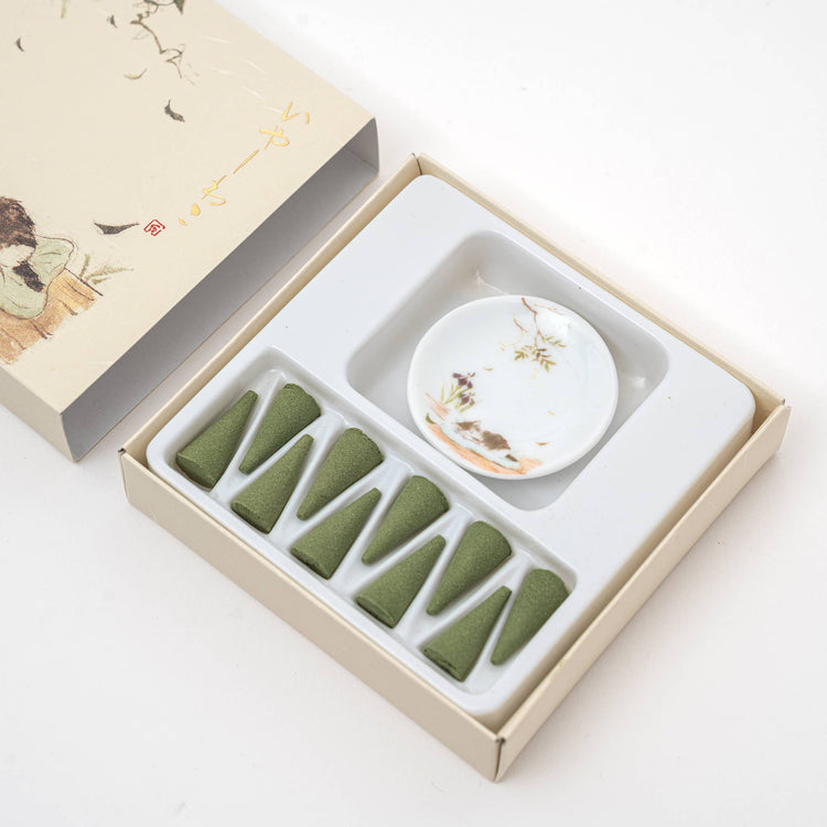 Kousaido Iyashi Neko Incense Cone Set With Ceramic Dish