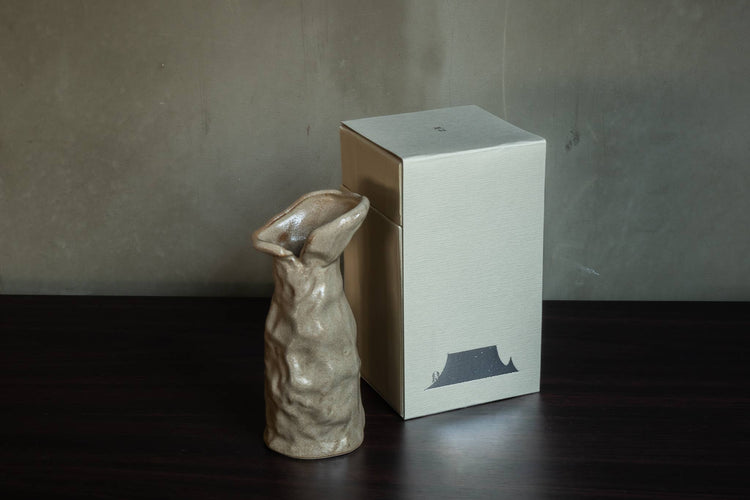 Flower vase "Rin" | Seto porcelain ivory color
