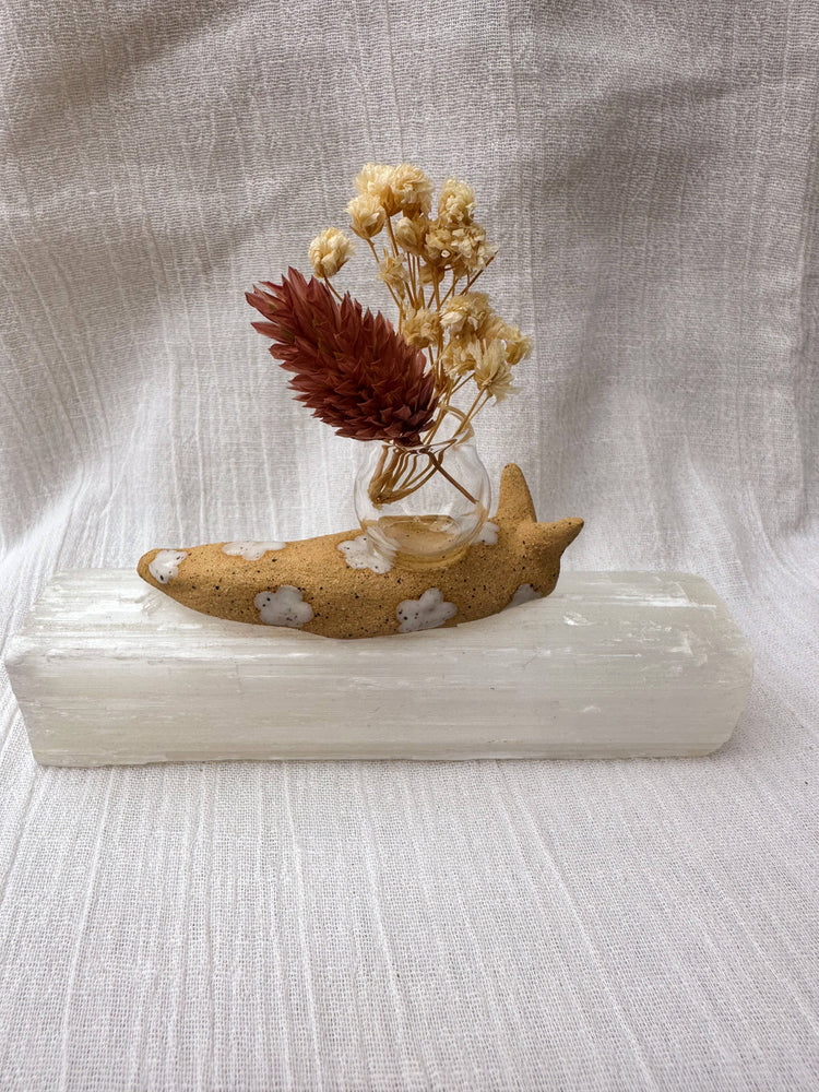 Ceramic snail bud vase