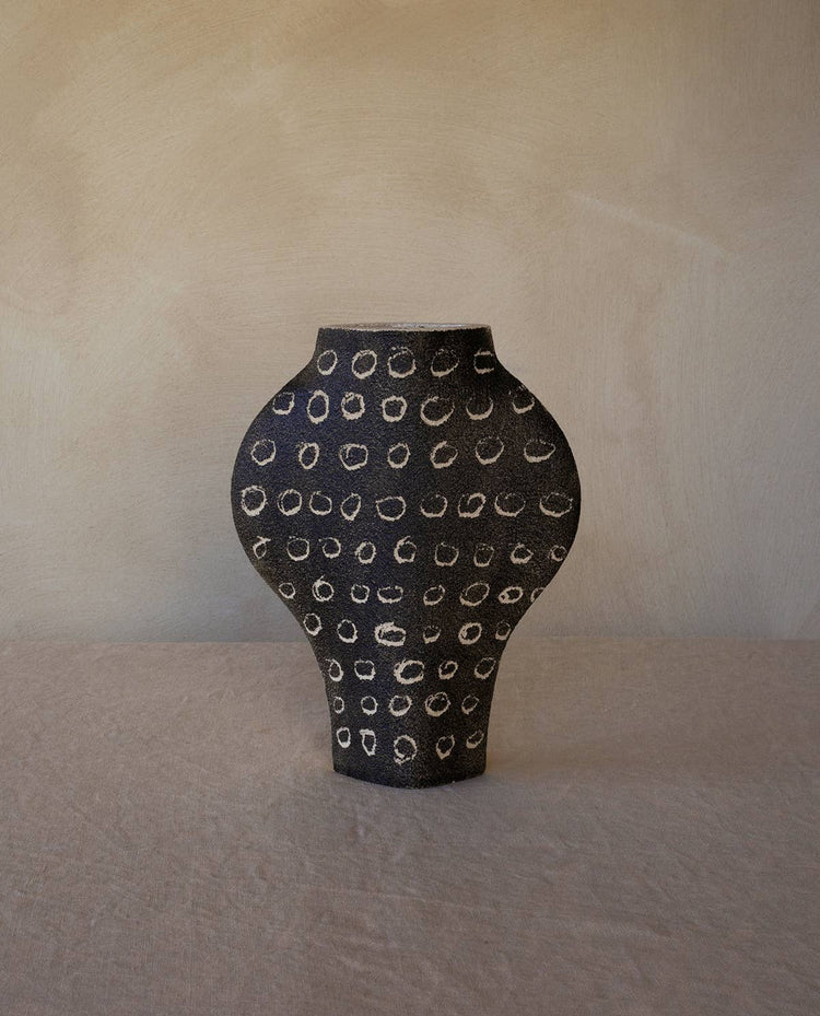 Ceramic Vase ‘Dal - Negative Small Rounds’