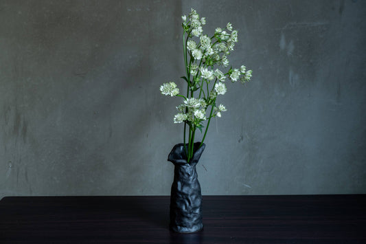 Flower vase "Iwao" | Seto porcelain black color