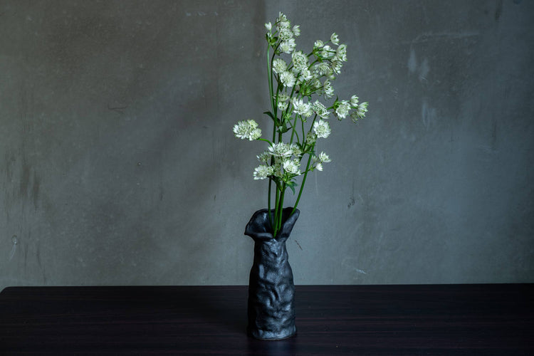 Flower vase "Iwao" | Seto porcelain black color